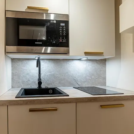 Petit Pour 2 Personnes Au Coeur De