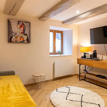 Petit Pour 2 Personnes Au Coeur De *